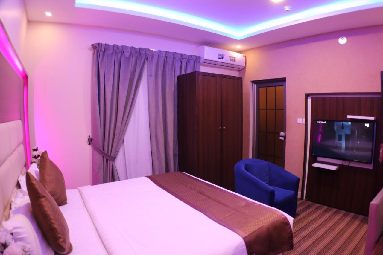 Swat Hotel Apartments Дамам Екстериор снимка