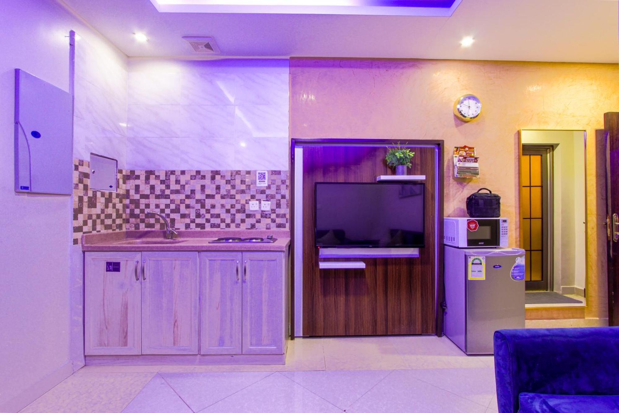 Swat Hotel Apartments Дамам Екстериор снимка