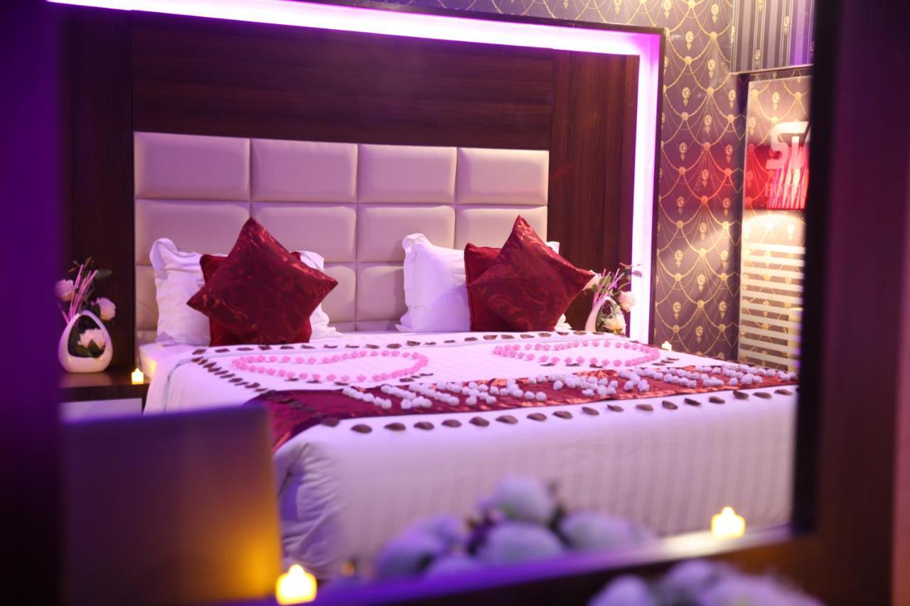 Swat Hotel Apartments Дамам Екстериор снимка